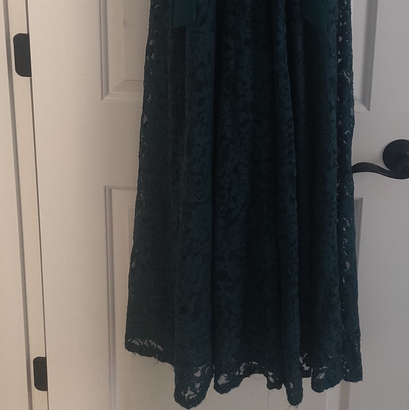 Long green lace prom dress - Picture 3 of 3